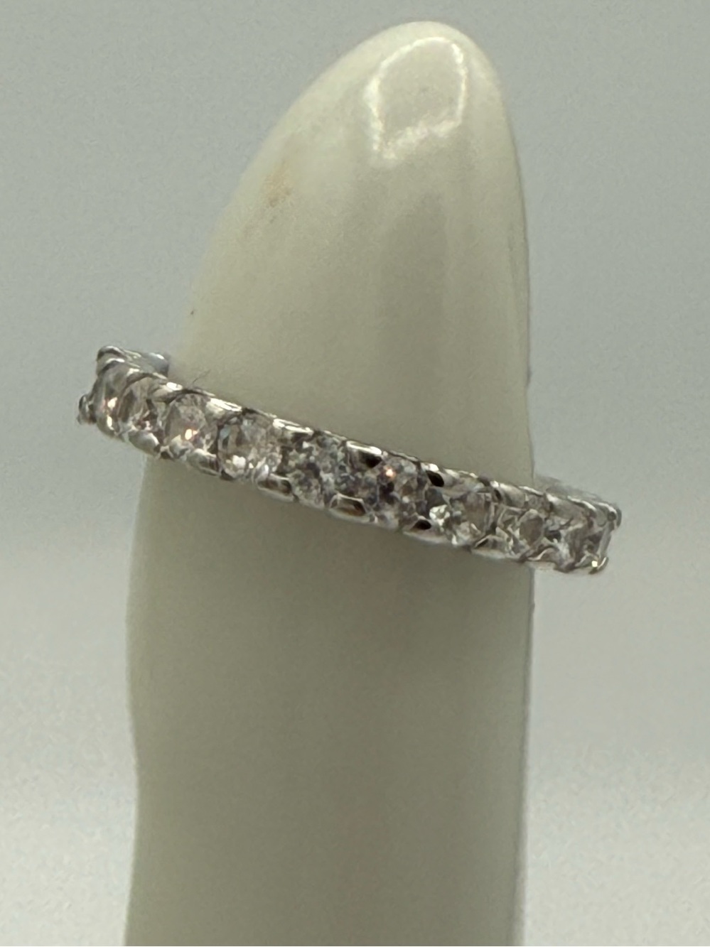 Sparkling Sz 7 Silver Tone Full Eternity Band Clear Stones Ring Wedding Elegant